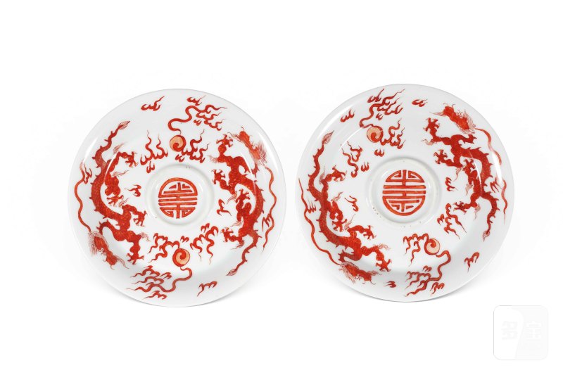 清康熙 矾红龙纹酒托一对